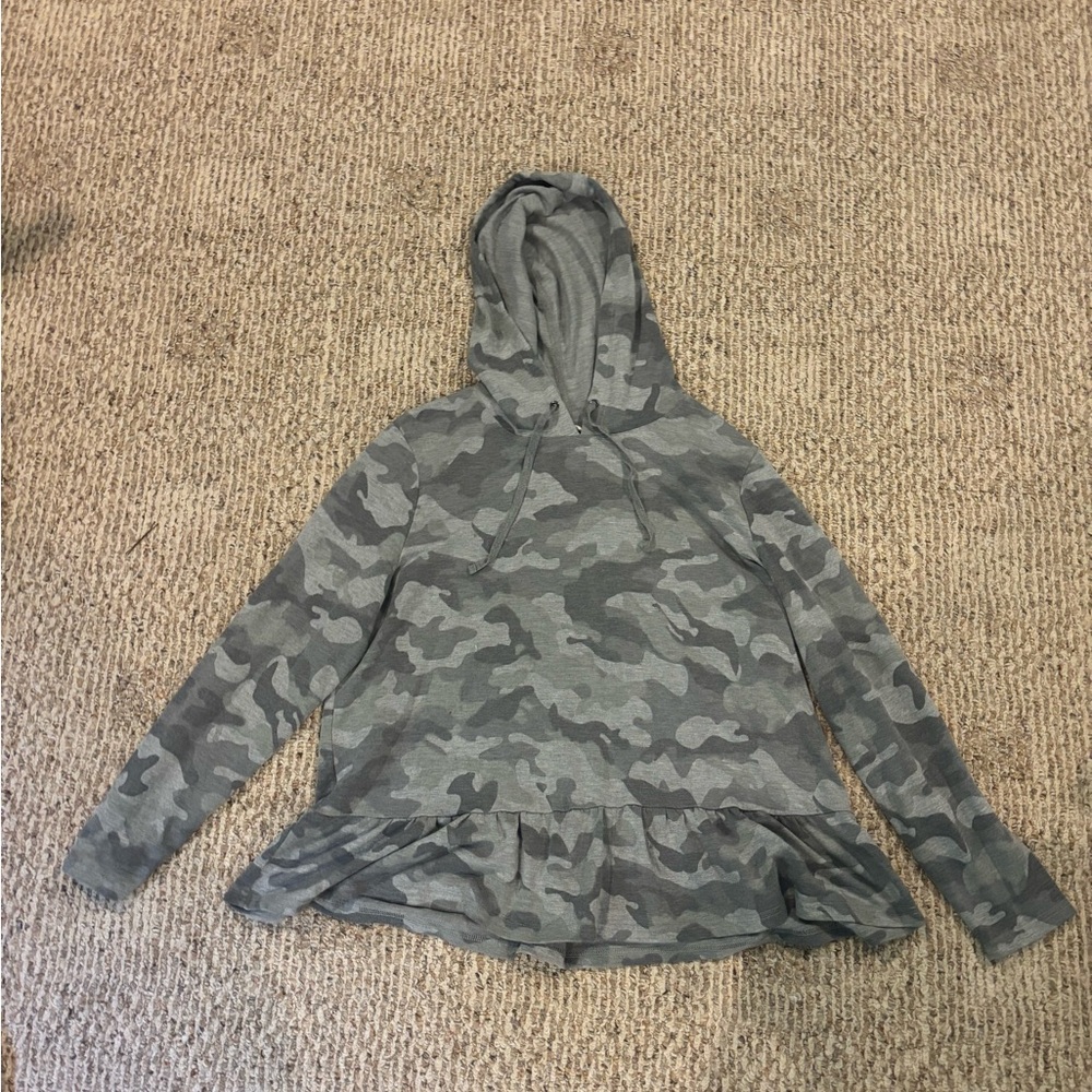 Gray Camouflage Longsleeve shirt with hoodie, ruffled at bottom